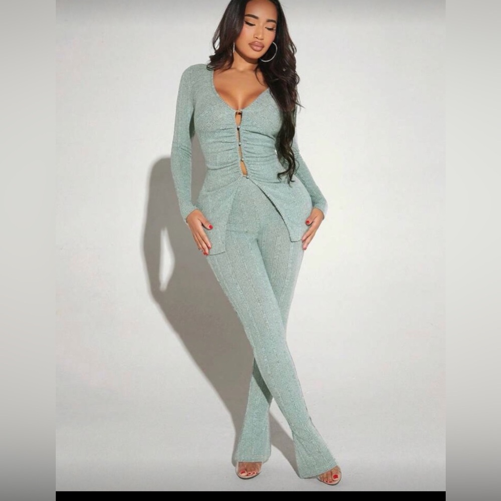 Two piece set